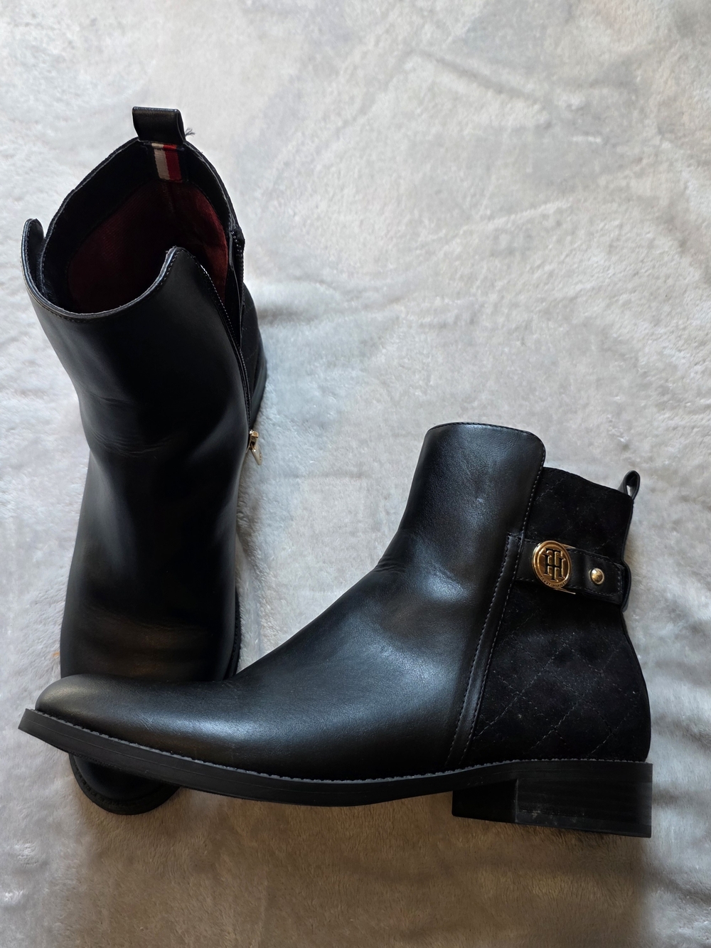 Tommy Hilfiger Black Leather Quilted Ankle Boots Like New